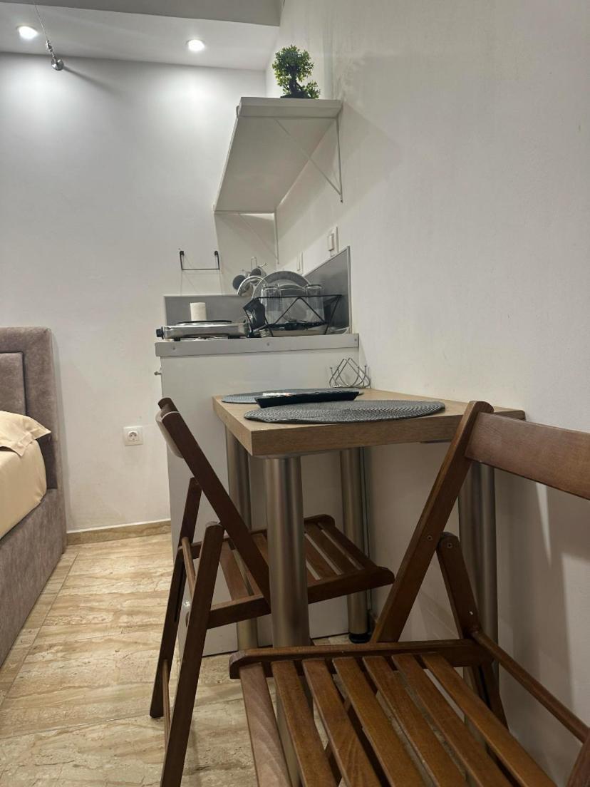 Dimitris Center Apartment Tesalonika Bagian luar foto